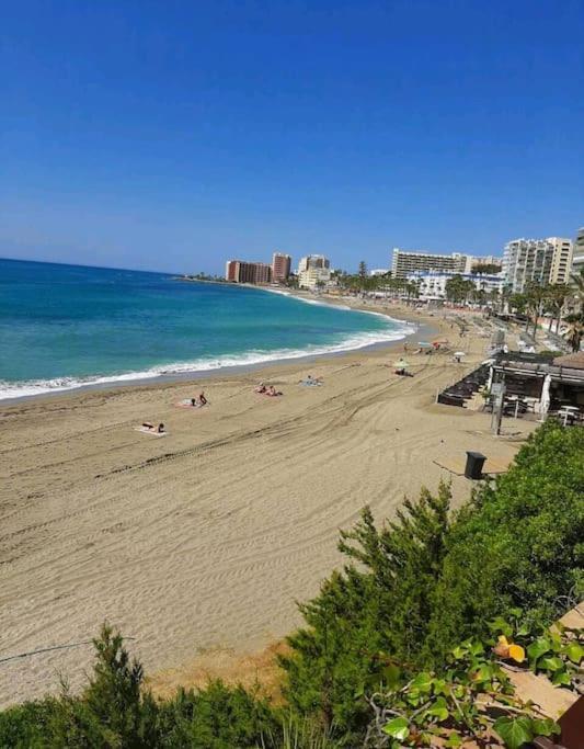 Elegante alojamiento con piscina a 200 m del mar. Apartamento Benalmádena Exterior foto
