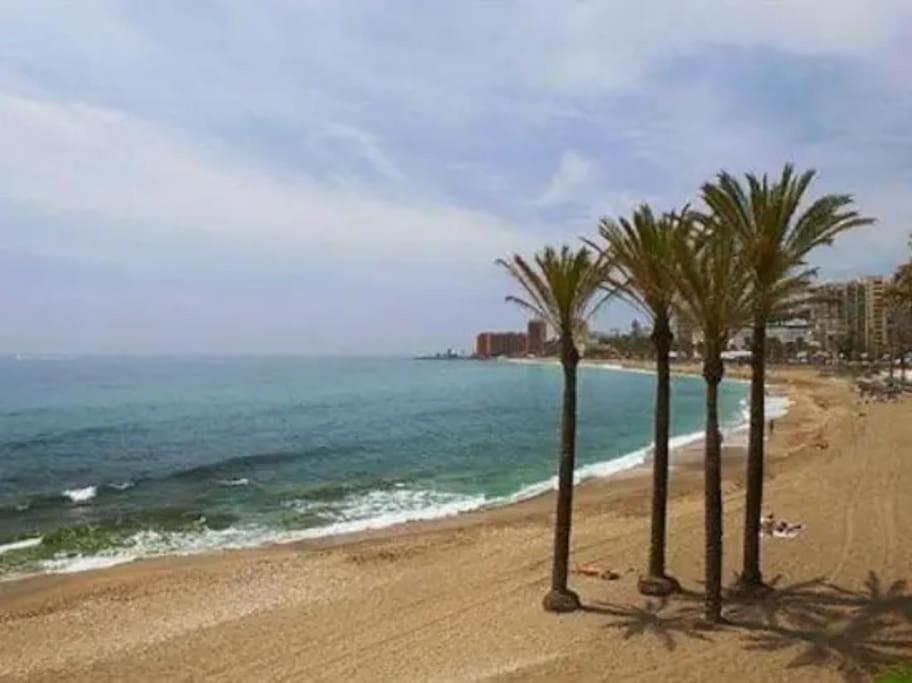 Elegante alojamiento con piscina a 200 m del mar. Apartamento Benalmádena Exterior foto