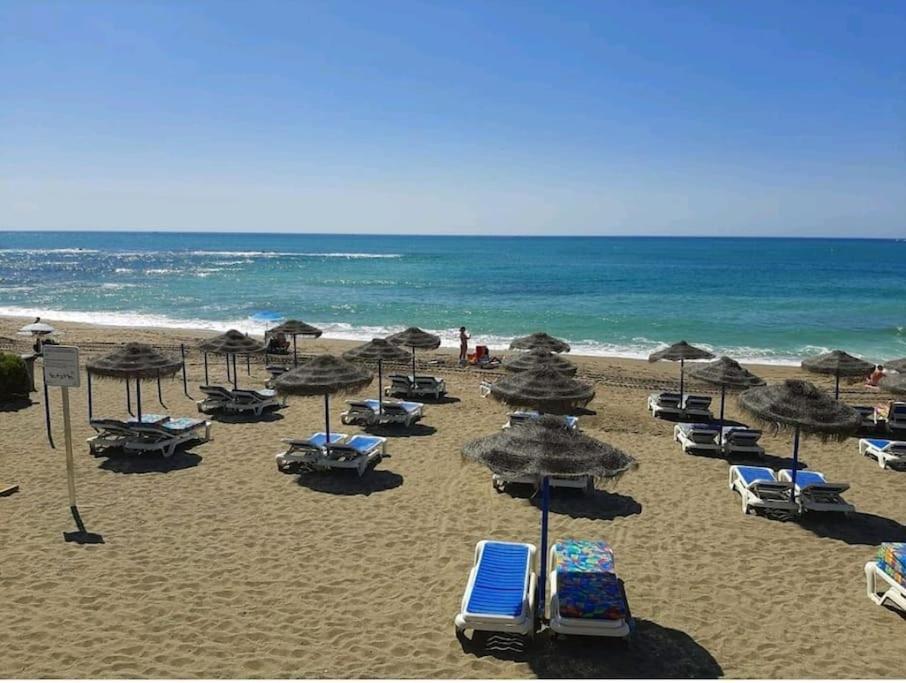 Elegante alojamiento con piscina a 200 m del mar. Apartamento Benalmádena Exterior foto