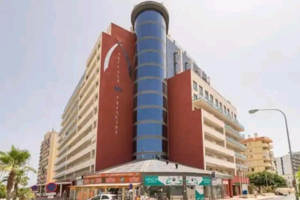 Elegante alojamiento con piscina a 200 m del mar. Apartamento Benalmádena Exterior foto