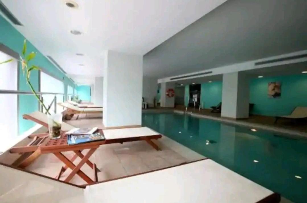 Elegante alojamiento con piscina a 200 m del mar. Apartamento Benalmádena Exterior foto
